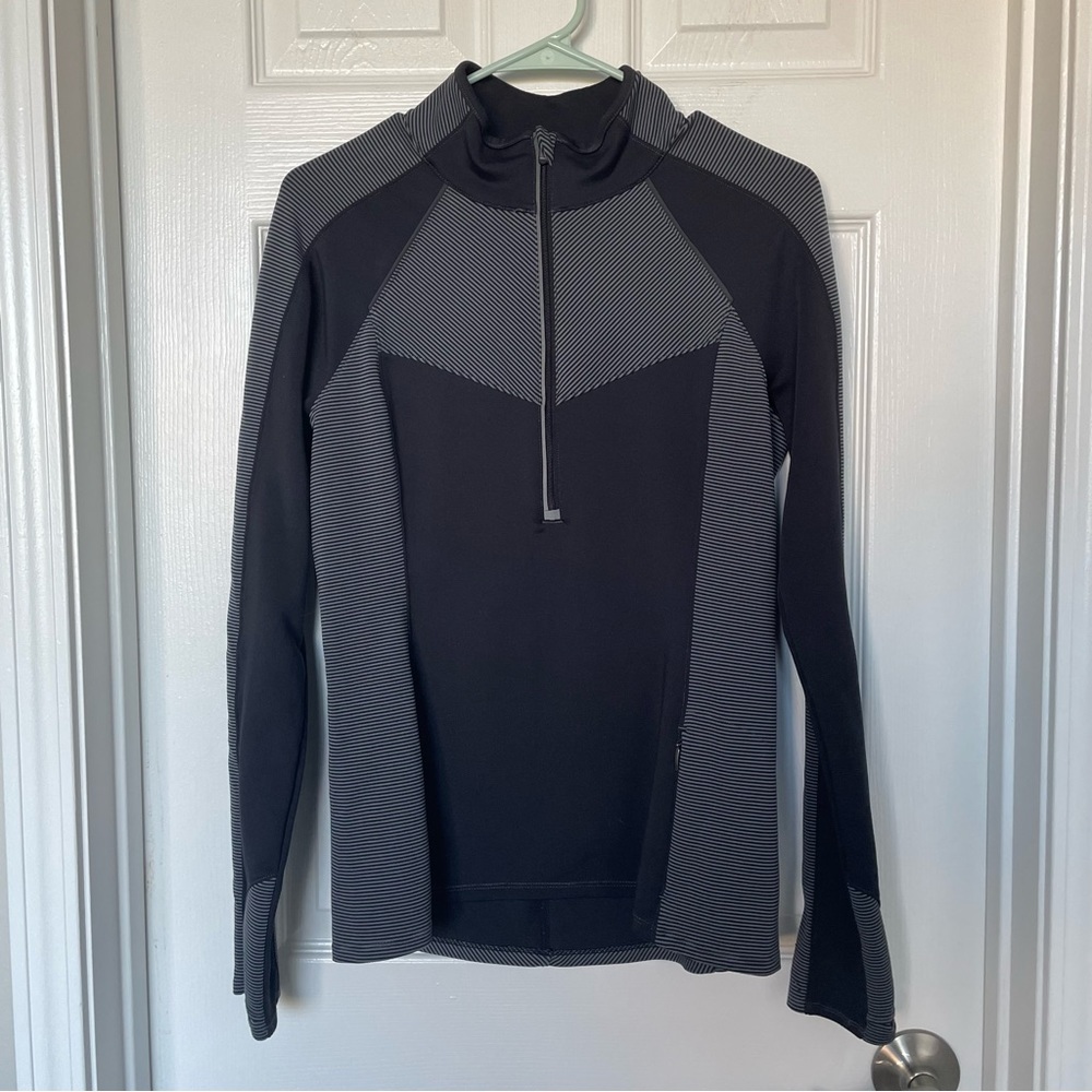 Athleta Women’s 1/4 Zip Pullover Gray Black Stripe Thumb Holes Jacket Size Small